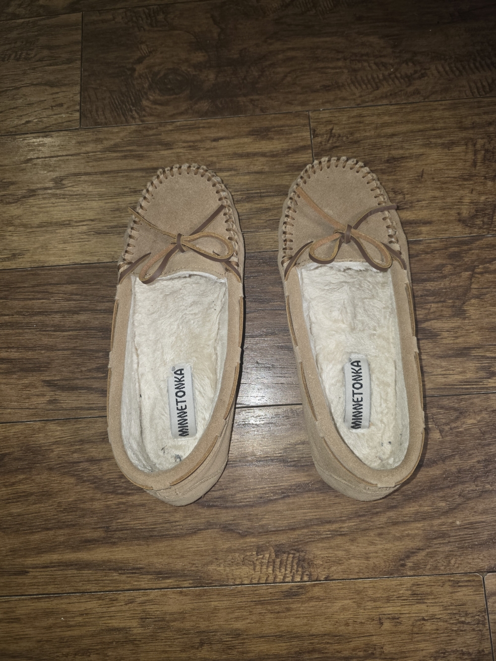 Minnetonka Women's Tan Suede Moccasin Slippers Size 9